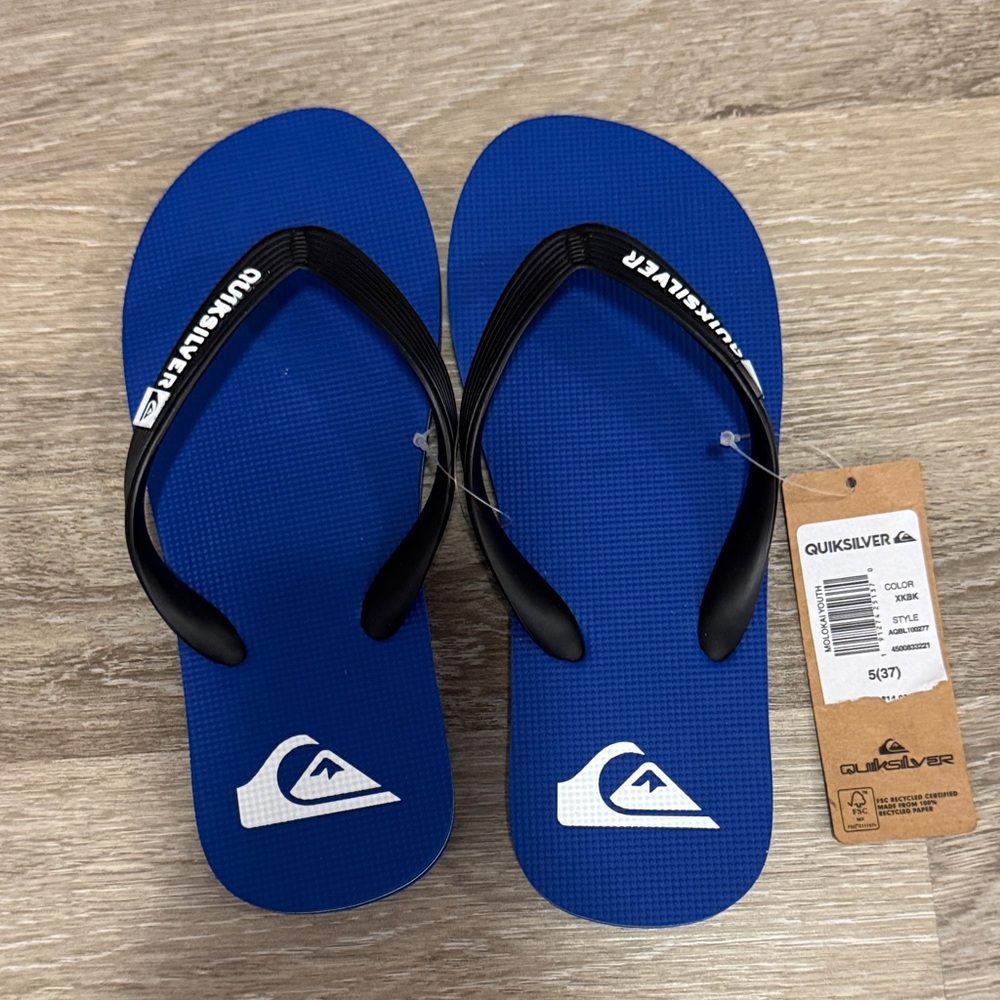 🆕 Quiksilver Youth Slippers in Royal Blue with Black straps